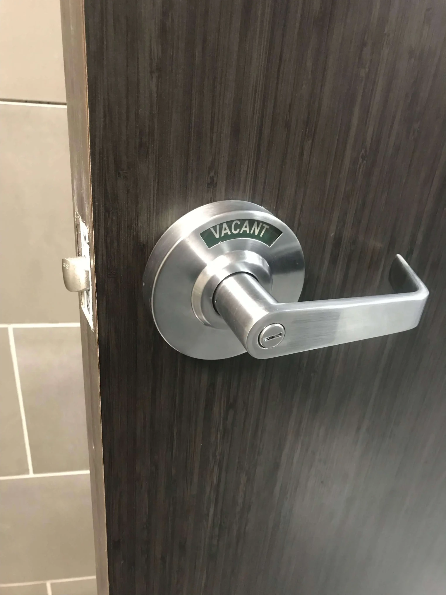 lock installation image