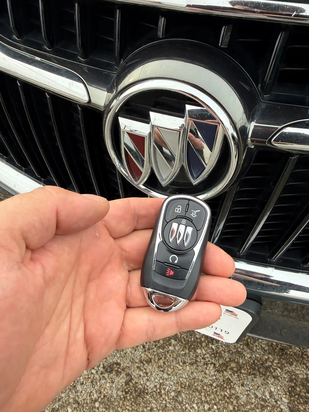 Car key replacement and programming by mobile locksmith in Bowling Green Kentucky